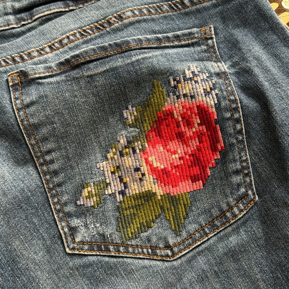 KUT FROM THE KLOTH EMBROIDERED JEANS Sz: 22 - Picture 5 of 11